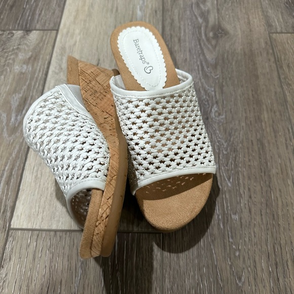 Bare Traps wedge  NWOT - Picture 3 of 5